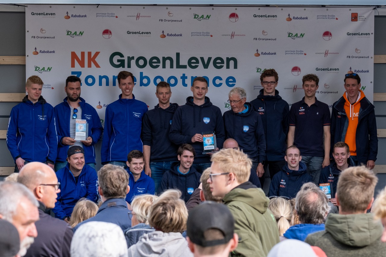 Prijsuitreiking NK Zonnebootrace 2022 - 2e prijs Prijsuitreiking